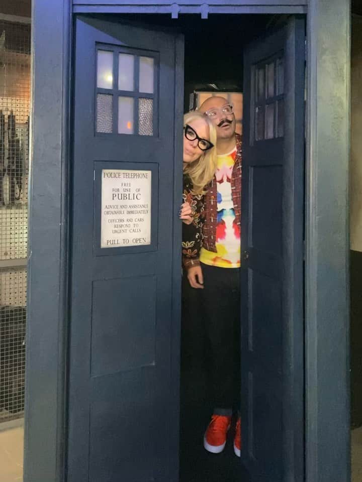 ValGarlandのインスタグラム：「Where’s Doctor GLOW❓❓❓  @dominic_mua @GlowUpBBC #GlowUpBBC #BBCThreeTV」