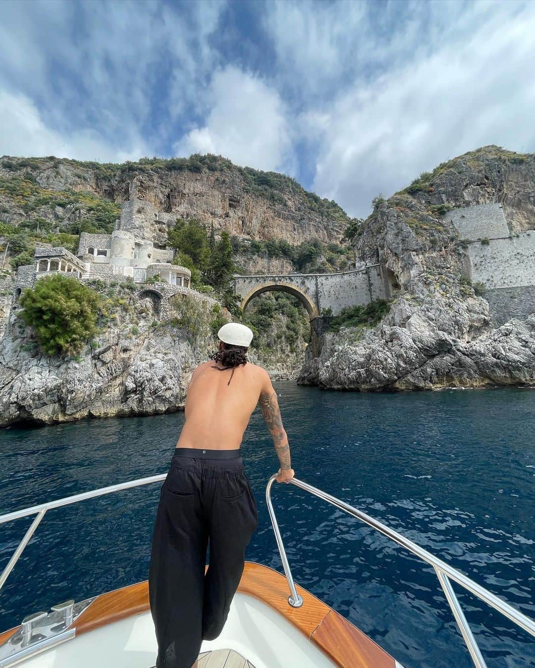 デアンジェロ・ラッセルのインスタグラム：「Italy☑️✌🏾」