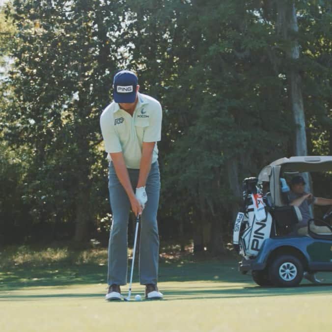 ハリス・イングリッシュのインスタグラム：「"I recently played at Glen Arven Country Club with @tjcallaway4  and wore Onward Reserve's new Old School polo. It was already pretty warm in Thomasville, GA, and the Old School kept me cool all day! I look forward to wearing it more this summer on tour." - @harris_english  ⠀ Onward Reserve's Old School Polo was inspired by icons from the 70's... From Mr. Callaway's golf buddies to presidential style, our soft, cotton Old School Polo feels new again and ready for the course (court, clubhouse, or cocktails)!」