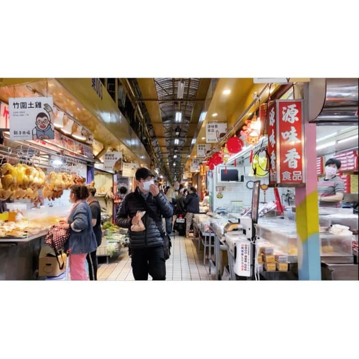 インリンのインスタグラム：「龍山寺近くの新富市場に行ってきた！地元の人しか行かないとてもディープな朝市😁こういう所をブラブラするの大好き♪おこわやゴボウの天ぷらが人気です☺️ https://youtu.be/Vt12L4W1Akg  #台湾 #台北 #新富市場 #東三水街市場  #朝市 #阿婆油飯 #艋舺大豐 #インリンちゃんねる」