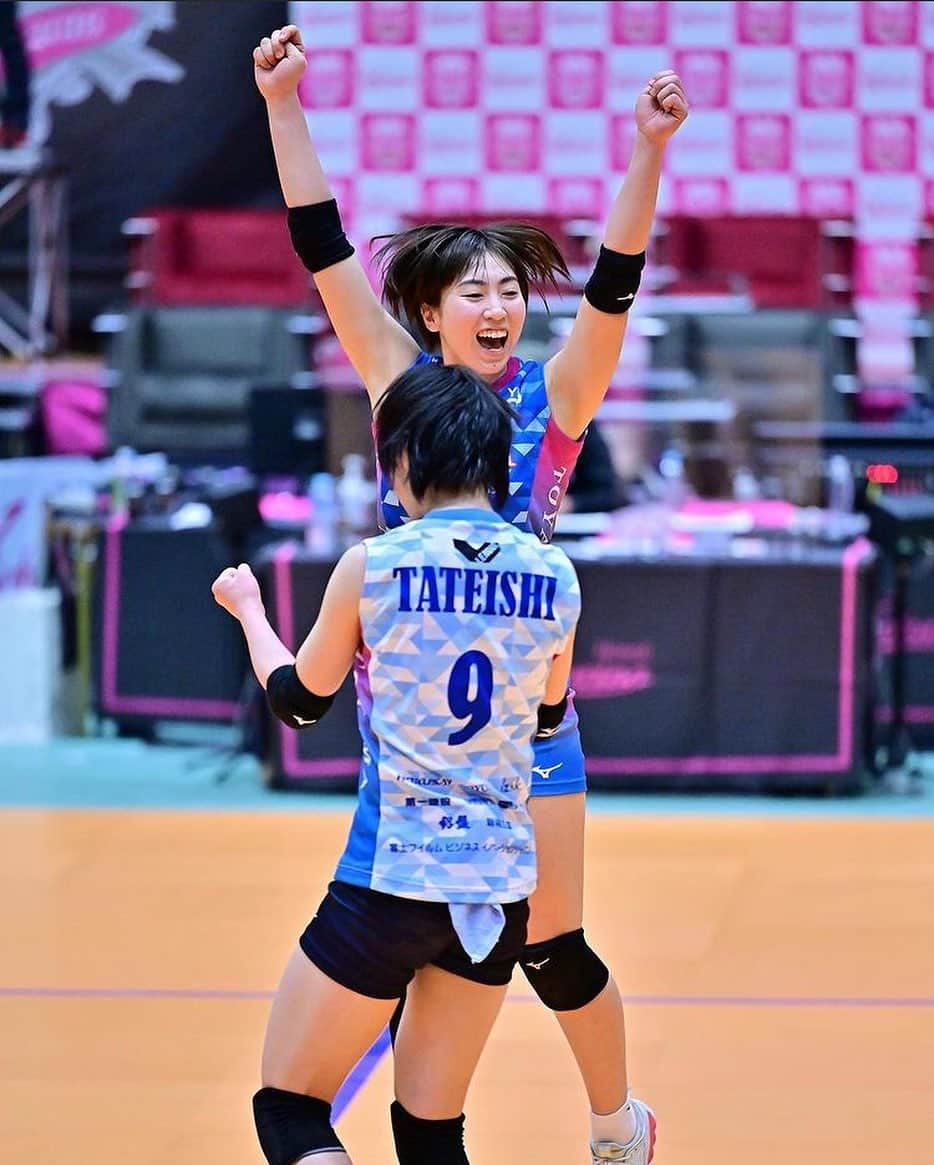 鈴木千代のインスタグラム：「いい形で締めくくりましょう🦅  #黒鷲旗 #2022 #KUROBEアクアフェアリーズ」