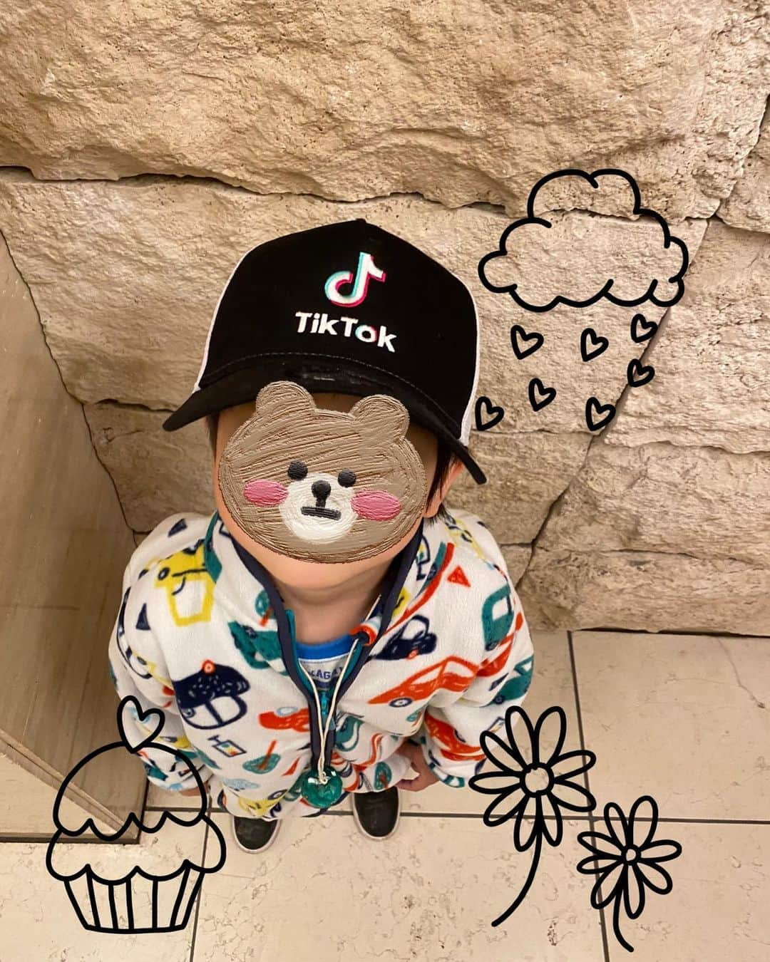 スウィージー美紀さんのインスタグラム写真 - (スウィージー美紀Instagram)「#TikTok の #NEWERA #紙粘土 #ペンダント #次男  TikTokがなにかまだあまりよく分かっていないけど今更誰にも聞けない…(小さい声)」5月1日 16時12分 - miki_swezey