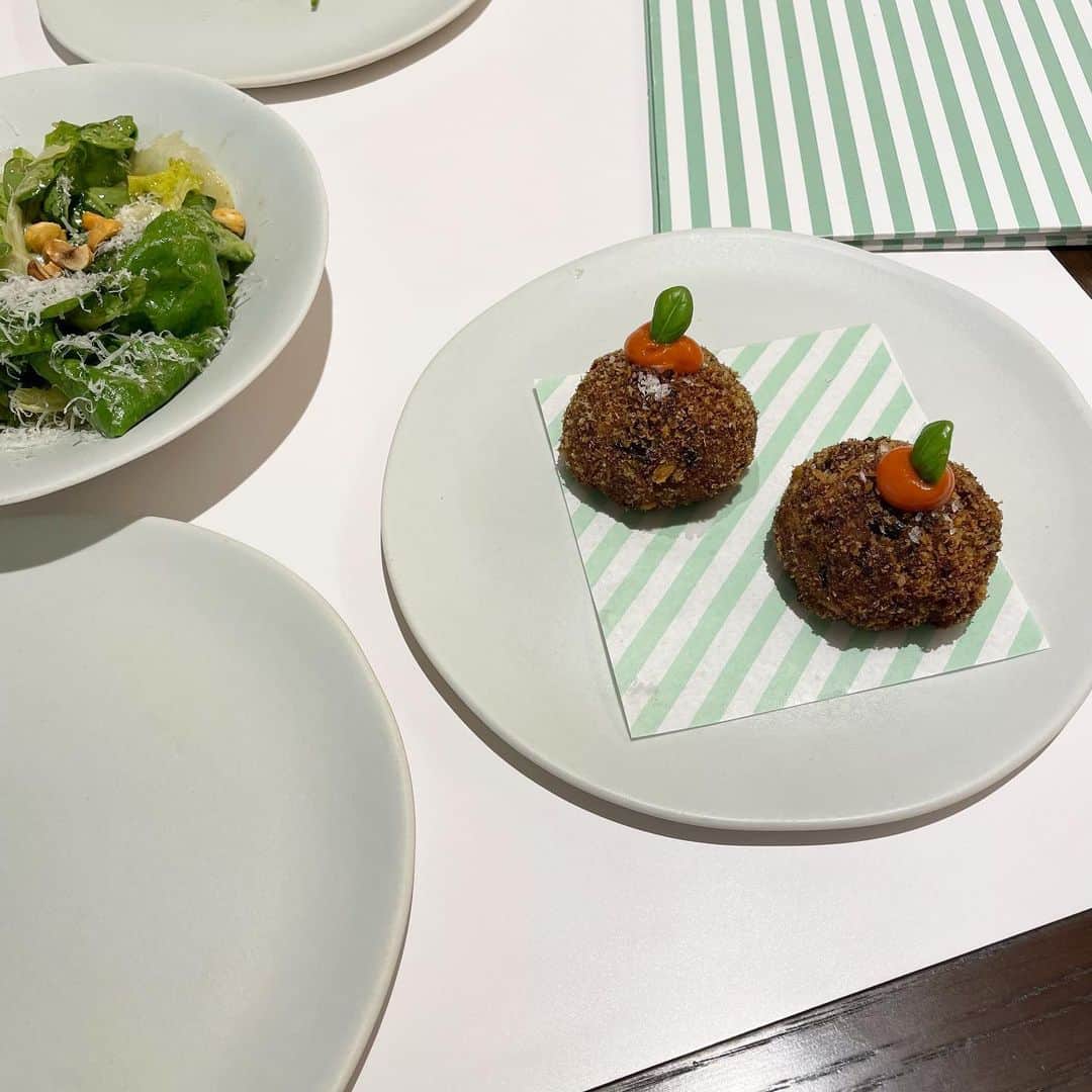 杉浦みずきのインスタグラム：「. リールで載せたお店のお料理〜🍽  #linastores」