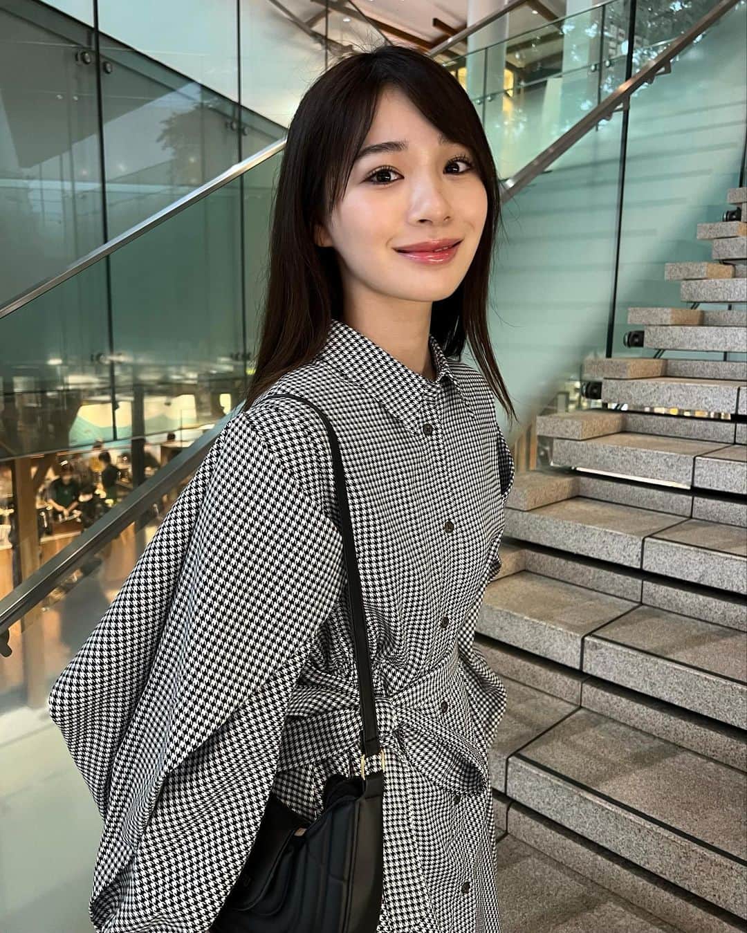 中川紅葉さんのインスタグラム写真 - (中川紅葉Instagram)「前髪伸びてきた💆🏻‍♀️ デザイン変わってるシャツワンピ〜おかわ！  op #cislys」5月1日 21時48分 - kureha_nakagawa