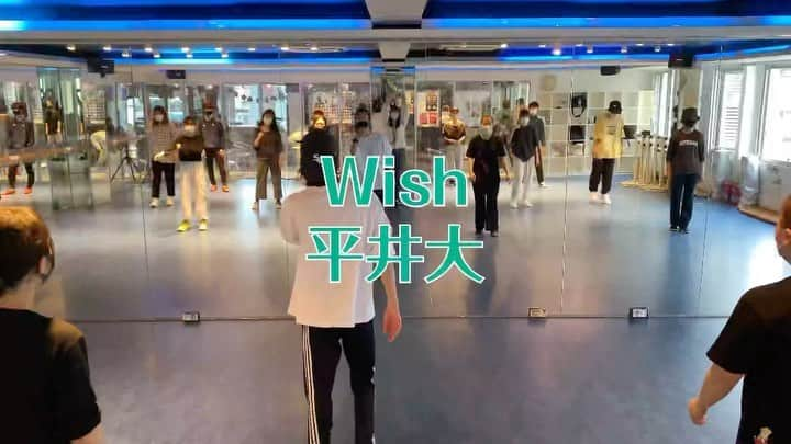 加藤友哉のインスタグラム：「Wish / @hirai_dai_official 🕊  Strongly emphasize with the thoughts behind this song.  There is not much that I can do but at least “I Wish” from the bottom of my heart 🕊  #wish #hiraidai #平井大 #peace」