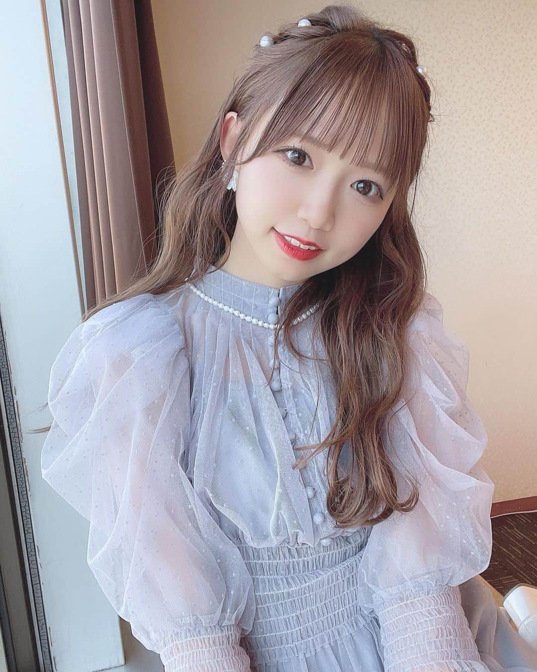 畑美紗起のインスタグラム：「ドレッシーなわたし☁️💍 きれいになれてる…？  #dailylook #ヘア #ドレス #結婚式コーデ #結婚式ヘアアレンジ #結婚式 #ラストアイドル #髪型 #髪型アレンジ #ヘアアレンジ #hairstyle #haircolor #hair #japanesegirl #일본인 #」