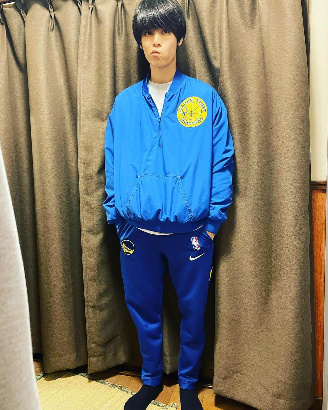 萩原利久さんのインスタグラム写真 - (萩原利久Instagram)「今日の私服。  上ウォリアーズ 下ウォリアーズ  明日からカンファレンスセミファイナル。 がんばれウォリアーズ！  #dubnation」5月1日 22時24分 - rikuhagiwara_official