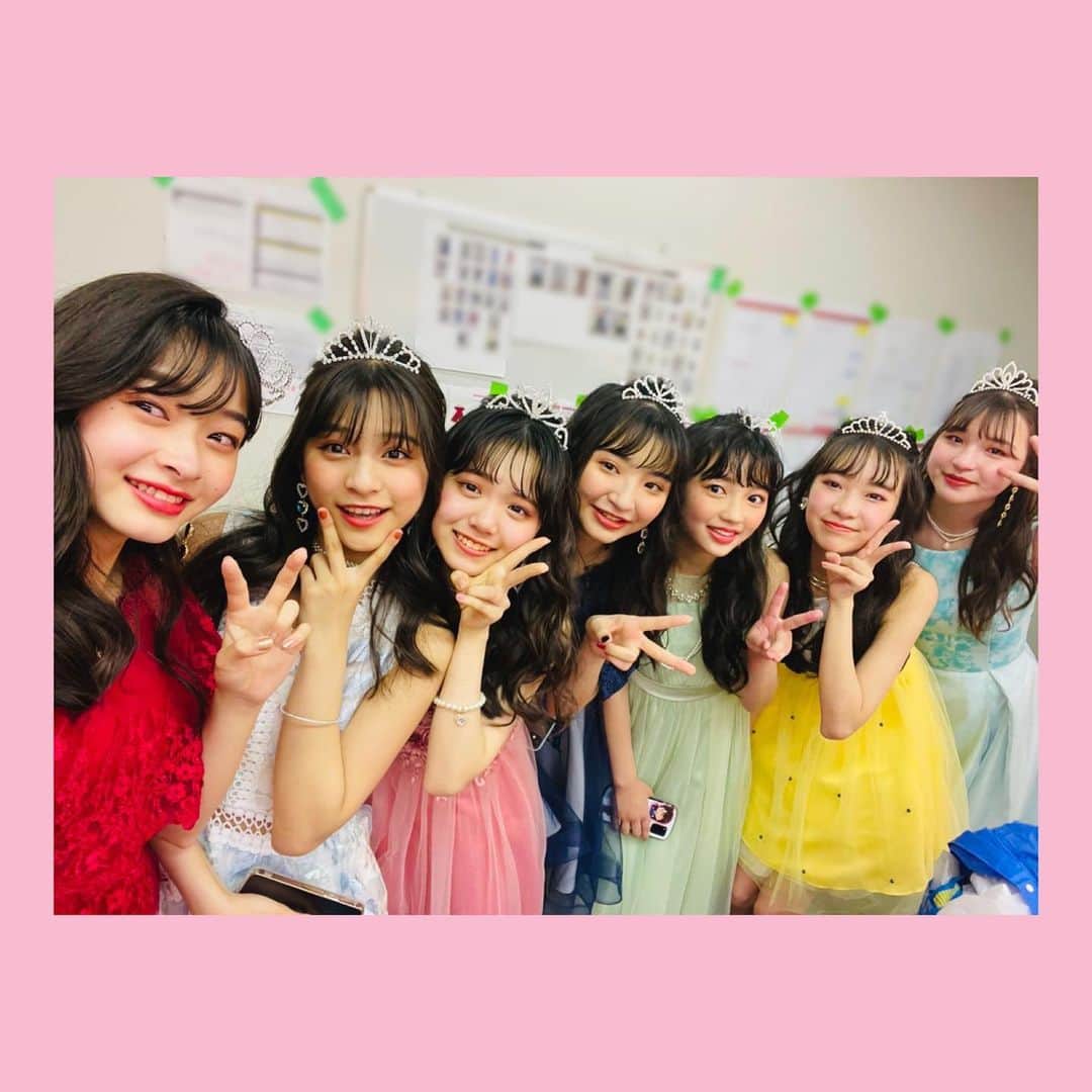 ニコ☆プチのインスタグラム：「🌹☁️🎀🌠🍀☀️💎  そしてプチ☆コレラストは 卒㋲7人の卒業式で締めくりりました💐  楽しいこともつらいことも 全部乗り越えてこのステージに立った7人は、 とってもキラキラ輝いてました😉🌈✨  コハナ、キノ、ヒナタ、フタバ、マリア、メイ、メリイ ニコ☆プチモデルになってくれてありがとう🥳🌸💖  みんなのこの先が更にキラキラと輝きますように🤍✨  卒業おめでとう！  #有坂心花 #浦田聖愛 #椛島ひなた #小松崎ふたば #滝口芽里衣 #土屋希乃 #本田萌愛 #happygraduation  #lovefashion #andme 💗」