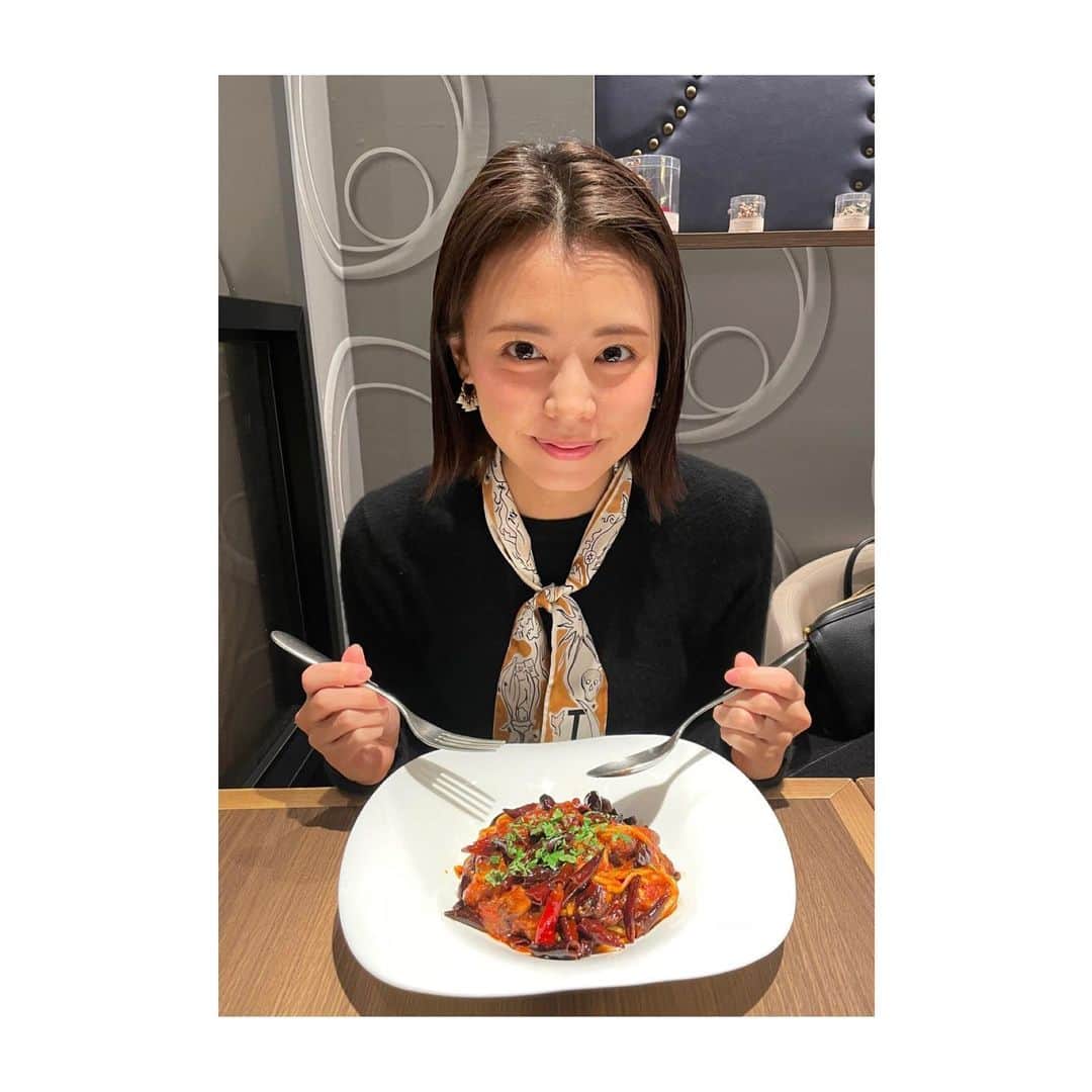 宮澤智さんのインスタグラム写真 - (宮澤智Instagram)「★ GWですね〜🌿 なんだか日々気温差がありますので 体調にお気をつけください☺️ いつかの写真。 一年中、とても辛い食べ物が好きです🔥」5月1日 23時12分 - tomo.miyazawa