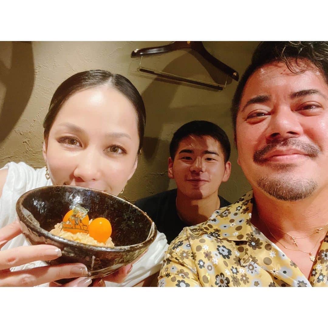 のインスタグラム：「. 仲良しの友達が 6月1日に 沖縄で焼き鳥やさん オープン！ 大阪ではよく行く お気に入りのお店 沖縄行ったら 皆さん是非！ 大阪も美味しいよー 予約開始してるみたい！ 早く行きたいー  @kuma_oki78 #熊のやきとり #6月1日 #沖縄」