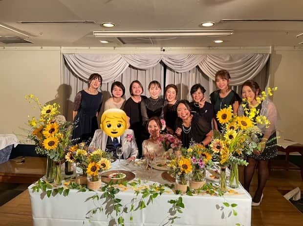 原田怜奈のインスタグラム：「happy wedding💍  ちょっと前に 大学の時の大好きな 先輩の結婚式に行きました❤︎ 結婚式って こんな素敵なんですね💍❤︎ 本当におめでとうございます❤︎  私も幸せな気持ちになりました💍  結婚とか憧れでしかないですが、 いつかこんな素敵な結婚式を できるような女性になります❤︎💭 . . . . #結婚式 #名古屋商科大学ゴルフ部」