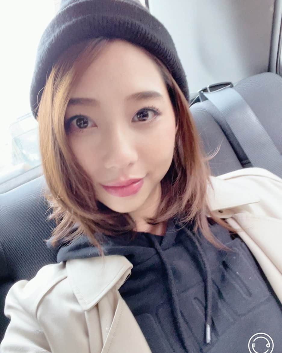 小泉麻耶のインスタグラム：「Happy Spring 🌸☘️🌷  5月も最高に幸せで楽しみっ💕  #May #spring #happy #life」