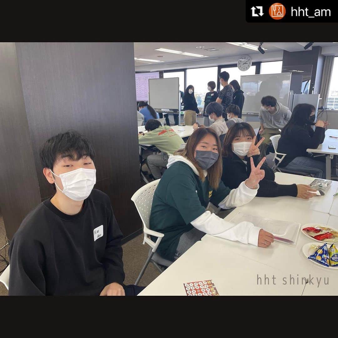 北海道メディカル・スポーツ専門学校さんのインスタグラム写真 - (北海道メディカル・スポーツ専門学校Instagram)「#Repost @hht_am with @make_repost ・・・ . 先日実施した新入生歓迎会の写真第2弾です🌟 . とてもユニークな発想のゲームがたくさんありましたが、 その中でも一際盛り上がっていたのは 「皆さんお絵描きですよ！」でした😆 . お題があり、そのお題に沿った絵を 代表者が描いてチームのみんなが当てるという だれしもがやったことあるであろうゲームですが、 やはり盛り上がりがすごかったです（笑） . 思わぬところで絵の才能を発見したり、 画伯がいたり（笑）ととても面白かったです✨ . .  #スポーツ鍼灸師学科 #アスリート #進路 #北海道ハイテクノロジー専門学校  #ハイテク #鍼灸師学科  #AO #お灸 #鍼灸  #授業風景 #はり  #きゅう  #社会人 #統合 #楽しい #北海道メディカル・スポーツ #スポーツ鍼灸 #専門学校  #新入生歓迎会  #新入生歓迎  #親睦会  #なかよくなろう  #3学年合同  #イベント企画  #意思疎通ゲーム  #お絵描きですよ  #ビンゴ大会」5月2日 13時23分 - hht_sports