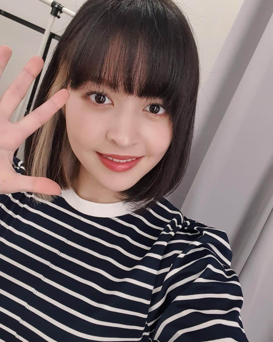 NMIXXさんのインスタグラム写真 - (NMIXXInstagram)「Go watch the Vlive! I know you want to 😉. #NMIXX #엔믹스 #릴리 #LILY」5月2日 14時20分 - nmixx_official