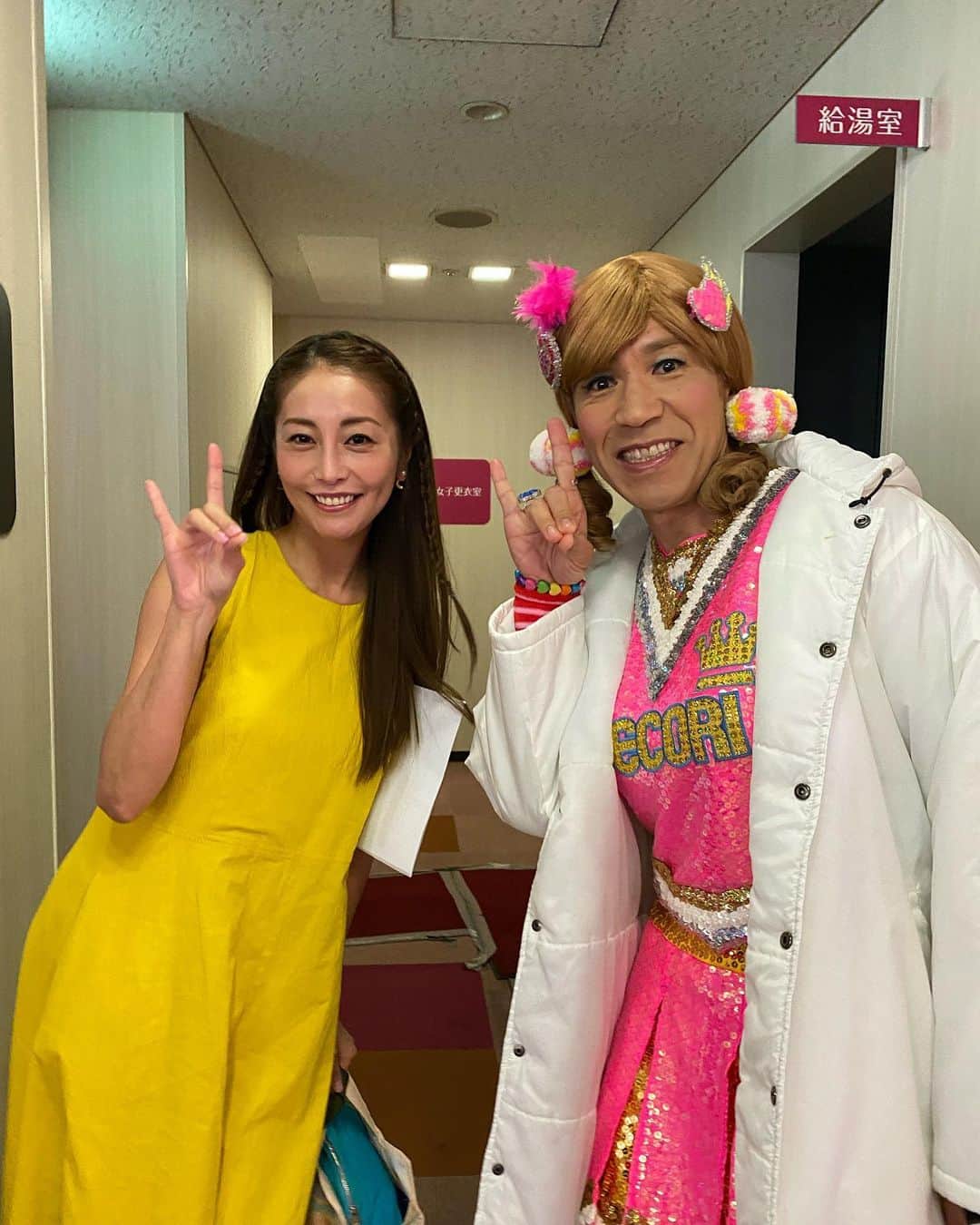 のインスタグラム：「この間、ゴリさん、いやゴリエちゃんを発見 嬉しくてフジテレビの廊下で 「ゴリさーん！」って叫んじゃった笑 ゴリエちゃん大好きだったからまた観れて嬉しいな☺️ ゴリさんとはアドレなガレッジでずっとレギュラー一緒だったから会うと嬉しくて☺️🦍 またお仕事ご一緒したいな #ガレッジセール  #ゴリさん　#ゴリエちゃん  #ゴリエと申します  #熊切あさ美と申します　#ぺこりん  #熊切あさ美　#フジテレビ」