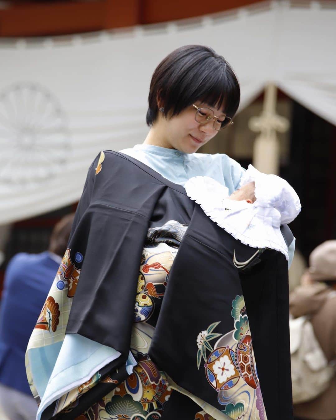 時東ぁみさんのインスタグラム写真 時東ぁみinstagram 大安吉日の本日 お宮参りに行ってきました 健診が遅かったため 生後52日でのお参り 健康に育ってもらえるように家族でお参りしました 神社は私の七五三でもお世話になった 赤坂の日枝神社 ここ
