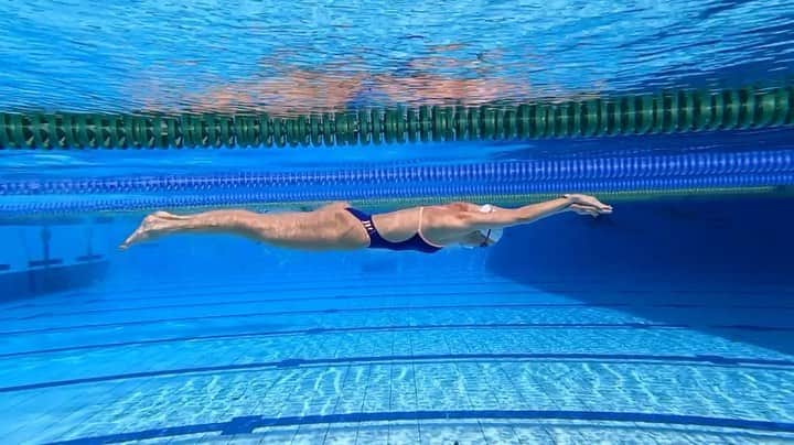 マディソン・ウィルソンのインスタグラム：「I really like it under here 💧」