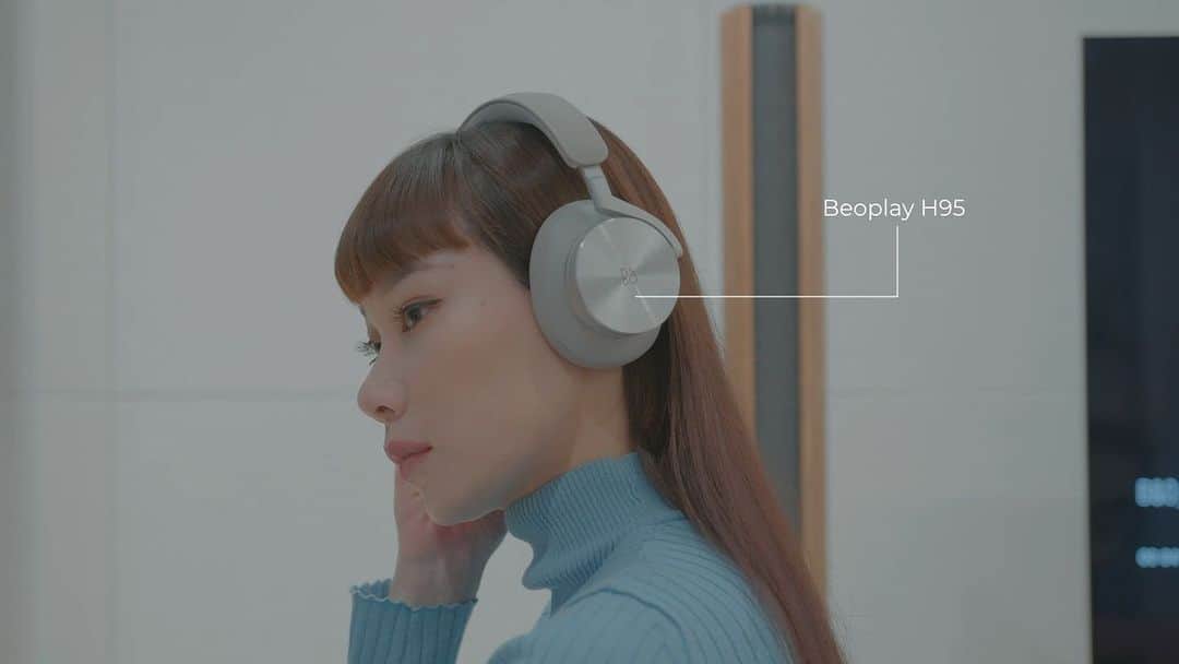 マドモアゼル・ユリアのインスタグラム：「🎧BANG & OLUFSEN 🎧  BANG & OLUFSENの表参道ヒルズのお店で今日から流れる動画に出させて頂きました🎧 BANG & OLUFSENは、プロダクトは勿論お店もとっても素敵なので、お近くの方は是非☺️  #bangolufsen_omotesando #BangOlufsen @bangolufsen_stores_japan  @bangolufsen」