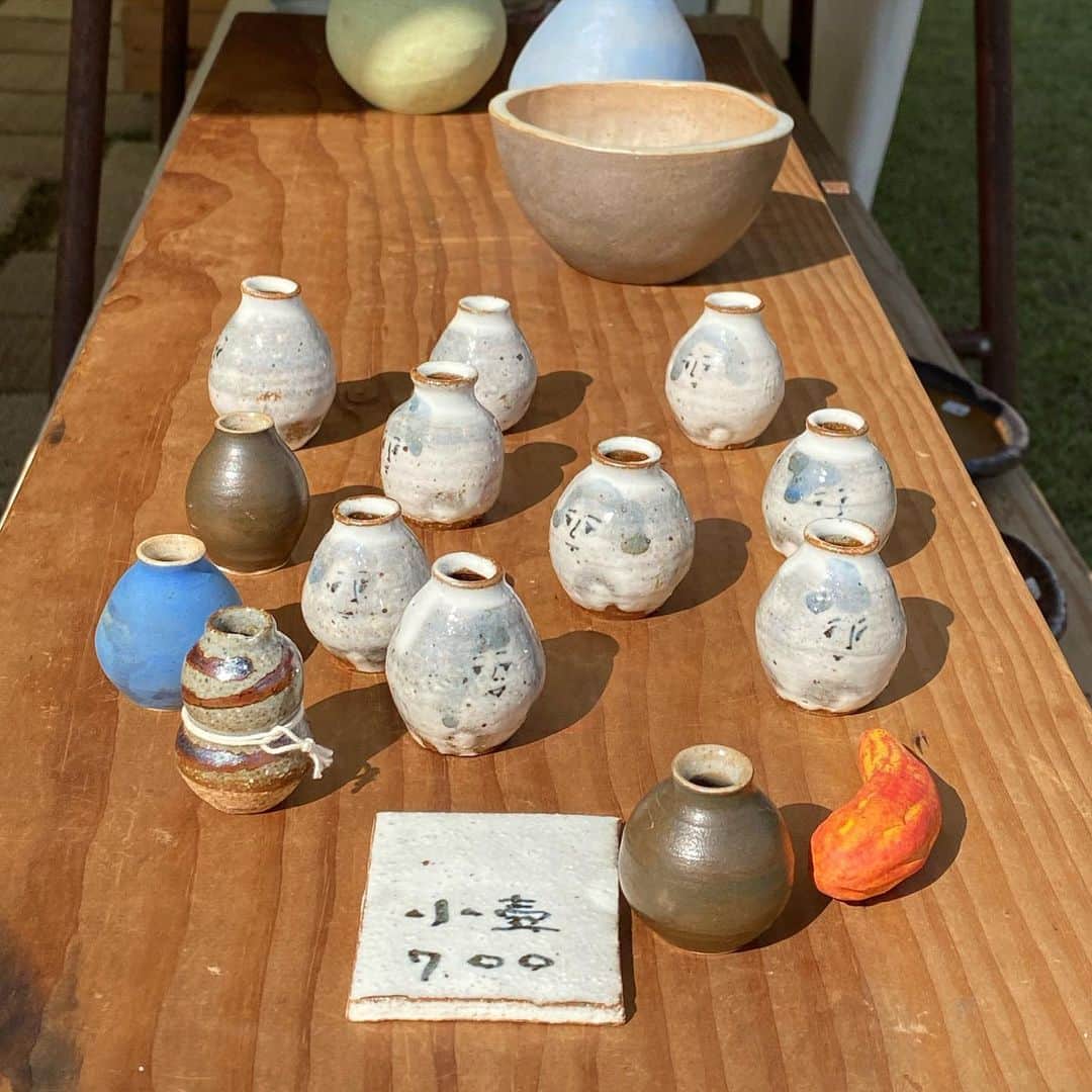 阿部朱梨さんのインスタグラム写真 - (阿部朱梨Instagram)「笠間焼　陶炎祭  たのしすぎたな🥹💗  井上雅之さんファミリーのお皿たちと 佐川義乱さんのお皿を お迎えしたよん」5月2日 21時06分 - akari_abe