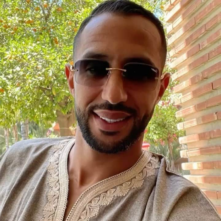 メディ・ベナティアのインスタグラム：「Eidkoum moubarak 🤲🏽」