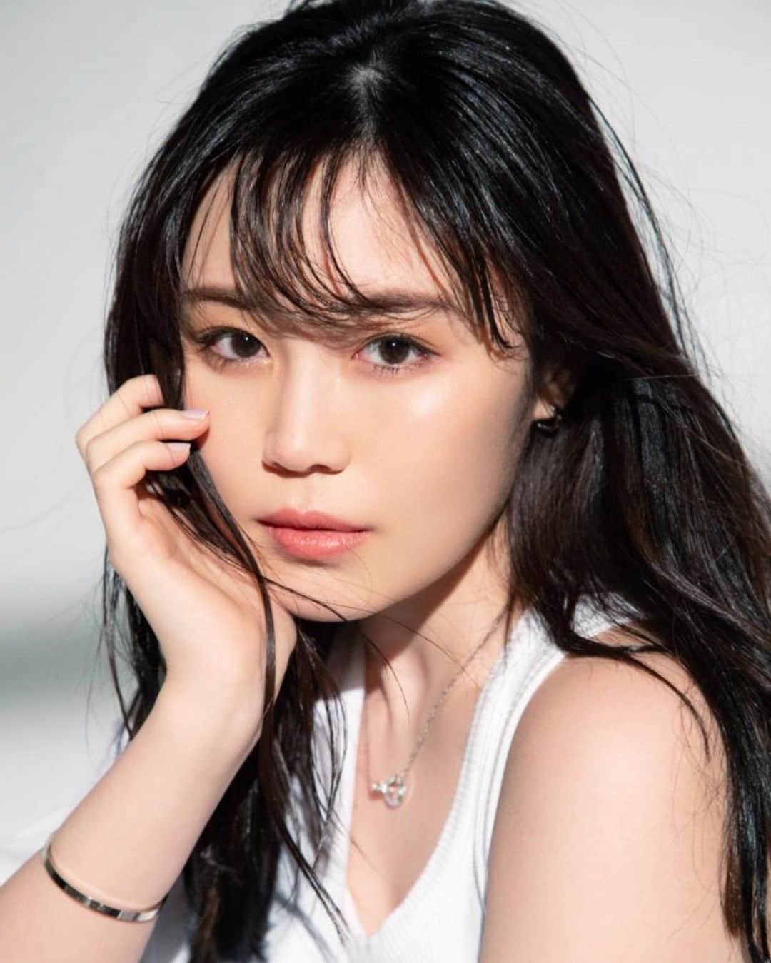 鷲尾伶菜のインスタグラム：「#classyonline @cartier」