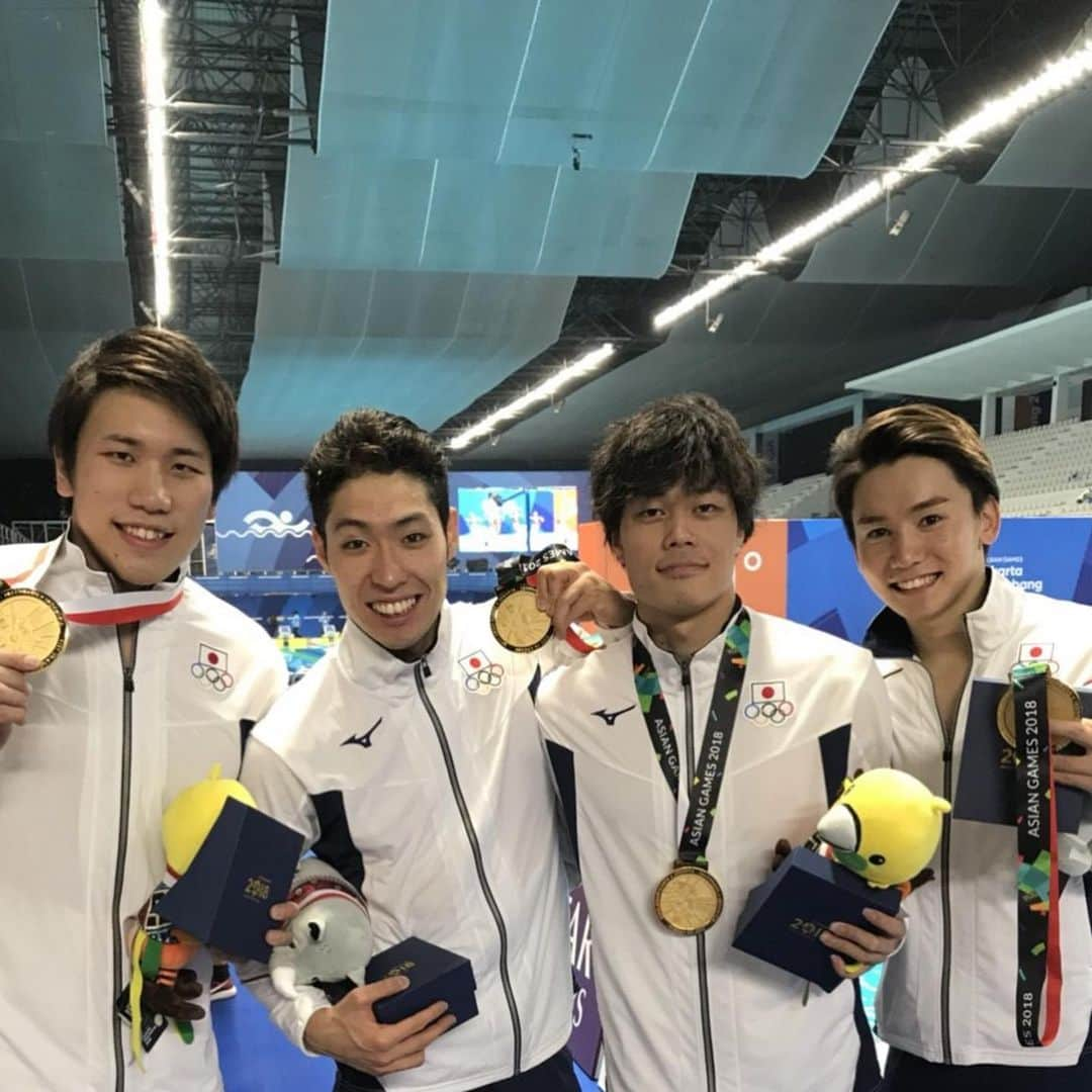 江原騎士のインスタグラム：「.  . アジア大会の日本代表に内定しました。 怪我などもあり日本代表に選ばれたのが久しぶりで復帰出来たことに素直に嬉しいです。 . 所属のSWANSをはじめ、色々な方々の応援やサポートがあったお陰です。 本当にありがとうございます。 . 前回のアジア大会はリレーで金、個人でも銀を獲得しているので今回もしっかりと日本に貢献して自分でも納得のいく結果を残したいと思います。 . これからも応援よろしくお願い致します🇯🇵 . #SWANS #山本光学 #asics」