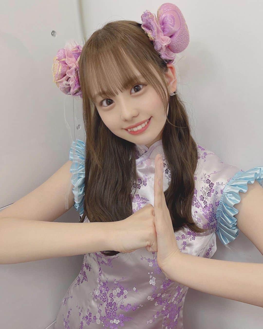 佐佐木一心さんのインスタグラム写真 - (佐佐木一心Instagram)「・ 我爱你！😸 紫色のチャイナ服ひとめぼれでした〜〜 #チャイナ服」5月2日 21時55分 - rokoko0311