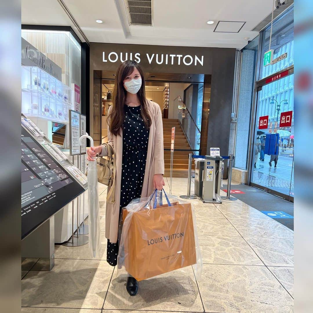 福田友理子さんのインスタグラム写真 - (福田友理子Instagram)「* * new👜✨ * 3wayで使いやすそうなのと、コロンとした形と綺麗な色に一目惚れ💐 * * * #lv #newin #👜 #louisvuitton  #ルイヴィトン #ヴィトン  #fave #outfit #bag #👗 #ネオノエ #トゥルトレールクレーム」5月2日 22時30分 - yuriko.fu