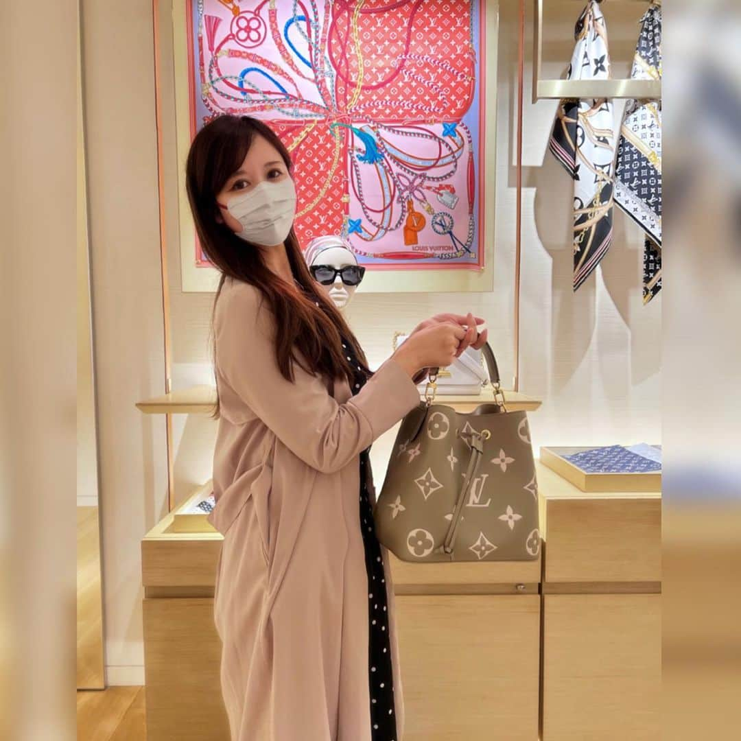 福田友理子さんのインスタグラム写真 - (福田友理子Instagram)「* * new👜✨ * 3wayで使いやすそうなのと、コロンとした形と綺麗な色に一目惚れ💐 * * * #lv #newin #👜 #louisvuitton  #ルイヴィトン #ヴィトン  #fave #outfit #bag #👗 #ネオノエ #トゥルトレールクレーム」5月2日 22時30分 - yuriko.fu