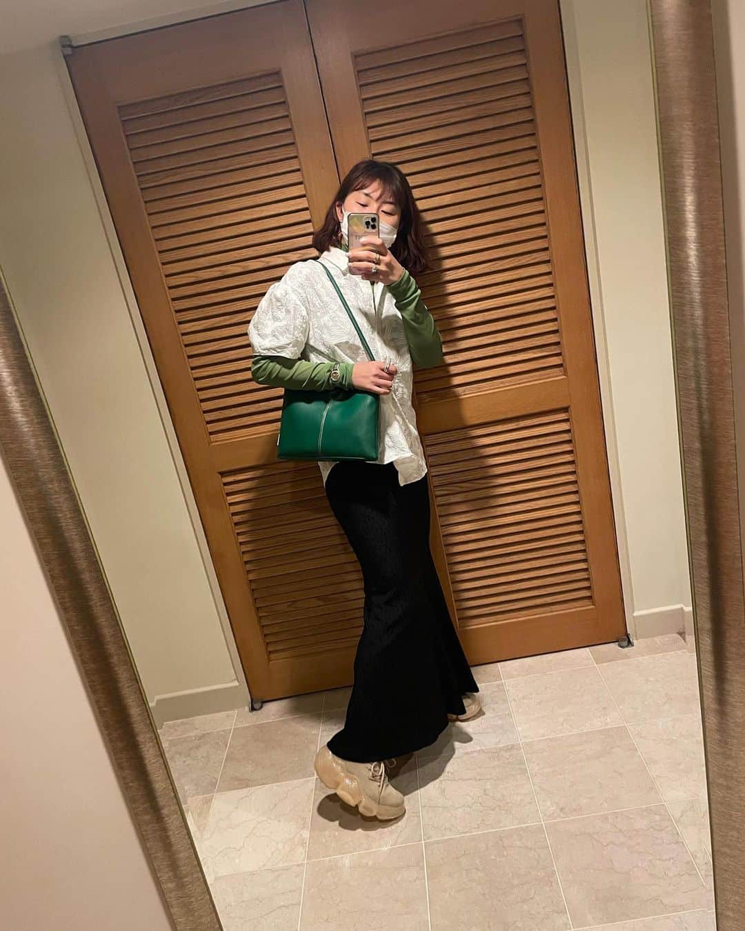 村上佳菜子のインスタグラム：「... #佳菜子の私服」