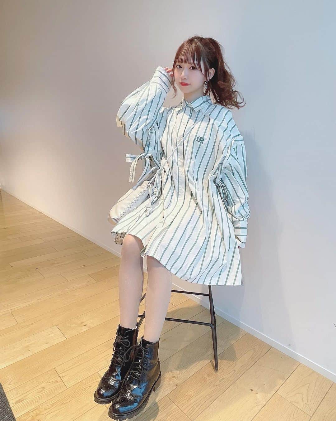 畑美紗起のインスタグラム：「シャツワンピって 大きめのシャツ借りちゃった かんじでかわいいよね🫶🏻💭  グリーンのストライプ！🌱 めずらしいでしょ？♡  #春コーデ  #ファッション #ファッションコーデ #髪型 #ヘアアレンジ #今日のコーデ #ラストアイドル #畑美紗起 #春 #シャツワンピース #シャツコーデ #fashion #fashiongram #fashionista #ootd  #snidelワンピース #ootdfashion  #instafashion #dailylook #hairstyle #outfit #hair #japanesegirl #japanese #みちゃしふく」