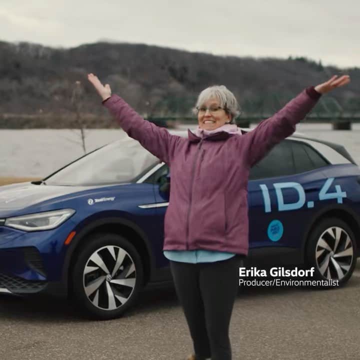 Volkswagen USAのインスタグラム：「Somerset, Wisconsin where Erika, @whatfuelsyouusa, and two passionate ID.4 owners share how their favorite EV (hint: it’s the #VWID4 with zero-direct emissions) is one action that’s helping them drive bigger change. We can all drive towards making a positive impact, so follow along to see where the #whatfuelsyouusa tour goes next.  *Participant Received Free Charging from @electrifyamerica」