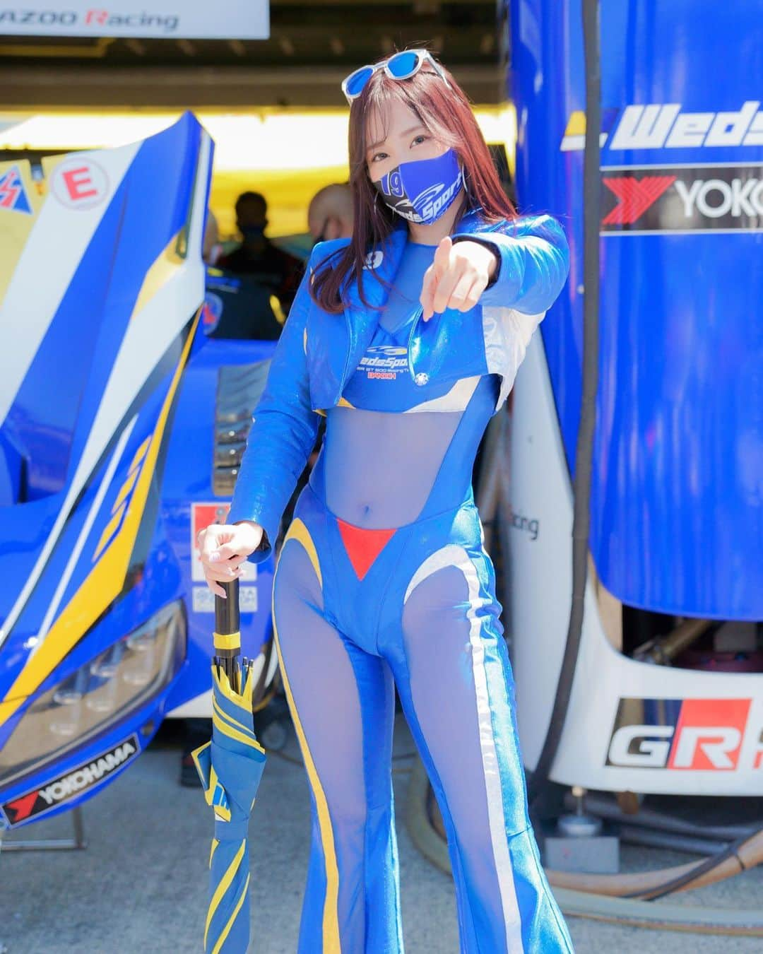 霧島聖子さんのインスタグラム写真 - (霧島聖子Instagram)「おはようございます☀ SUPER GT Rd.2 富士🗻 ブログとインスタストーリーに スケジュールも掲載しましたので ぜひチェックお願いします♡ ２日間目一杯楽しんで 一緒に19号車を応援しようっ‼️  グラスタ裏のWedsSport BANDOHブースにはマスクや缶バッジ、Tシャツといった注目の新商品もあるのでお立ち寄りくださいませ✨ @wedssport のアカウントにも商品の画像掲載されているのでチェックしてね👀 よろしくお願いしますm(*_ _)m  ▶️https://ameblo.jp/seikokirishima/entry-12740679947.html  #それいけ坂東ちゃん #SUPERGT #SGT #GT #富士スピードウェイ #サーキット #racequeen #RQ #racingprojectbandoh #tgrteamwedssportbandoh #wedssport #BANDOH #wedssportbandoh #爆走坂東組 #コスチューム #sexy #スワイプしてね  #レース結果 #予選日 #wedssportadvangrsupra」5月3日 8時48分 - seiko_kirishima