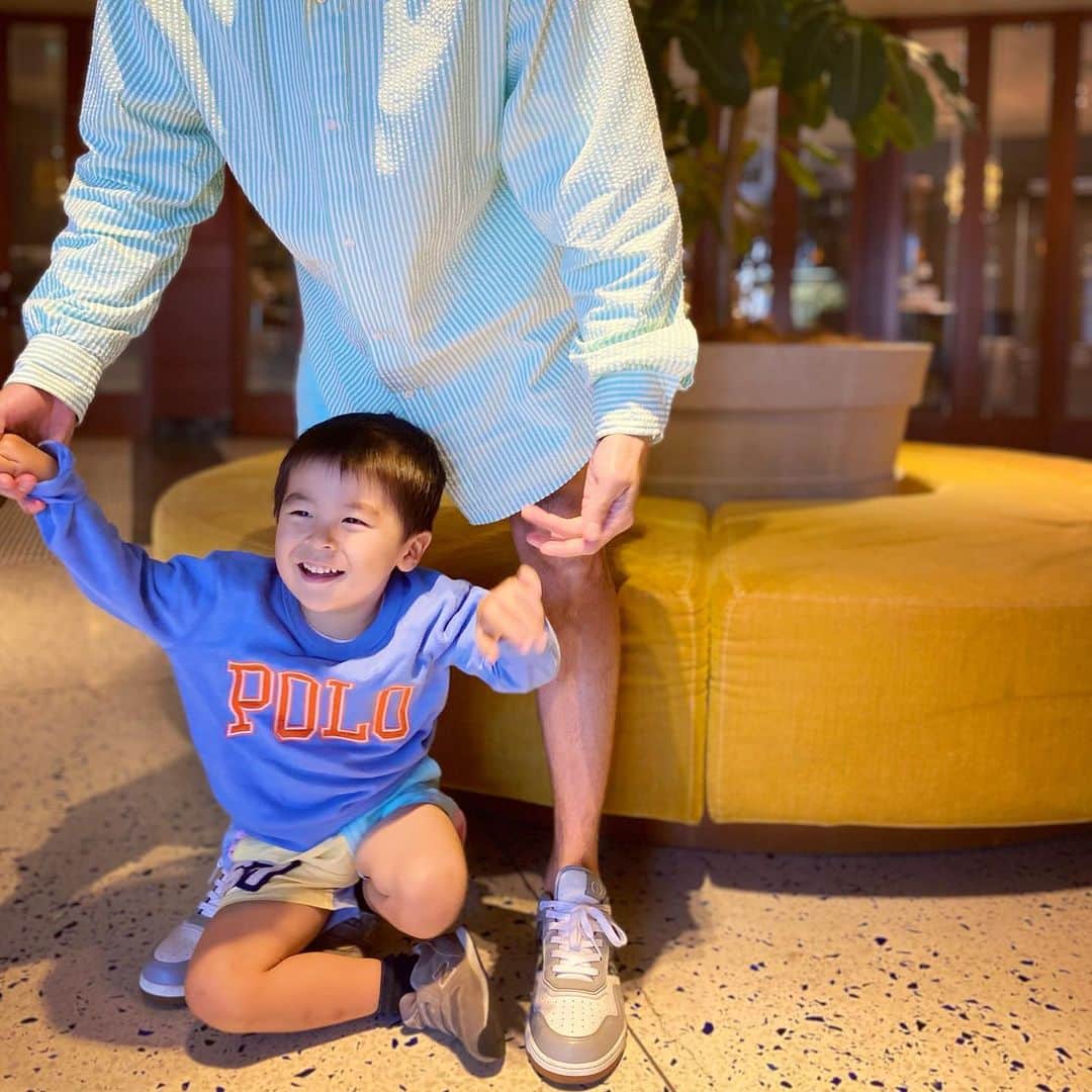 小川ひとみさんのインスタグラム写真 - (小川ひとみInstagram)「Daddy&Son❤️ @poloralphlauren  リンクコーデがいつも羨ましい🥺 #CYO #myRL #神戸大丸 #5/4〜5/10」5月3日 19時57分 - hitomy220