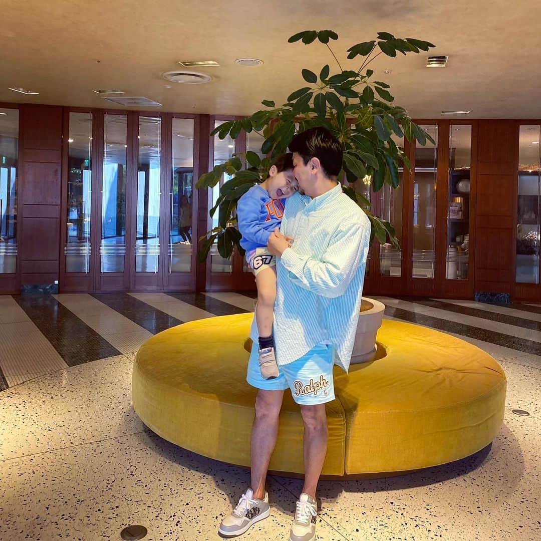 小川ひとみさんのインスタグラム写真 - (小川ひとみInstagram)「Daddy&Son❤️ @poloralphlauren  リンクコーデがいつも羨ましい🥺 #CYO #myRL #神戸大丸 #5/4〜5/10」5月3日 19時57分 - hitomy220