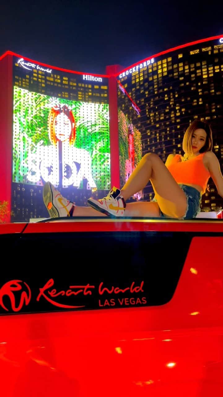 Dj Sodaのインスタグラム：「베가스에 내 얼굴이!!🙏🏻 Vegas❤️‍🔥」