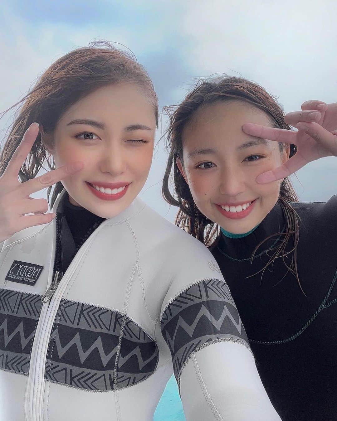 澤井玲未のインスタグラム：「GWは沖縄ダイビング🧜🏽‍♀️💙✨ お友達がいるショップでしてきたよ🫶🏽 天気は悪かったけど、カメちゃんに会えたので良き🐢💓 . 今回もALL MY機材🤍 ダイコン: @bismjapan  ウェットスート: @mobbys_jp  BCD &レギュ: @bismjapan  フィン: @cressi_japan  マスク: @tusa.japan  .  #diving#divinginstructor#scubadiving#ダイビング#スキューバダイビング#ダイビングインストラクター#沖縄#okinawa#珊瑚礁#coral#ダイビング女子#ダイビング好きな人と繋がりたい #旅行#南国#海#夏#padi#沖縄好きな人と繋がりたい#海好きな人と繋がりたい #慶良間#慶良間ダイビング#ダイビングモデル#慶良間諸島 #underthesea#sdgs」