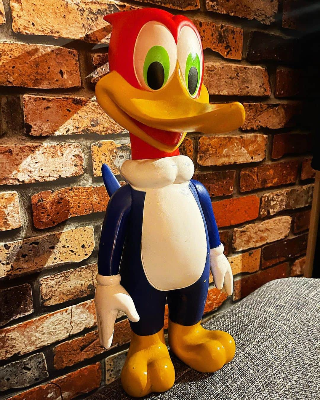 大川知英のインスタグラム：「80's Walter Lantz Woody Woodpecker  large rubber doll👨🏾 zupposi base 最初のトイは　　 スペシャルなウッドペッカーくん❗️ 40cm越えでかなり可愛い🤤 久しぶりのヤバすをずっぽし👨🏾..upi🤡❗️ #walterlantz#woodywoodpecker  #large#rubberdoll #80s#vintage #最初のトイ#スペシャル#40cm越え#激カワ #zupposibase#amecajiboys  #アメトイ部#captain#youtube」