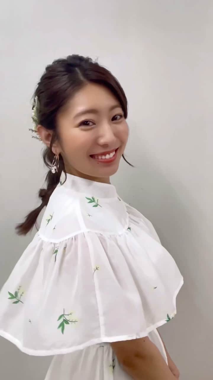 のインスタグラム：「👗 . #熱血バスケ #衣装 白の花柄ワンピースが可愛すぎる🥰 ケープが特にふわふわで 回ると余計に可愛さが目立ちます💗 . 髪型もとっても素敵にしてもらいました💐」