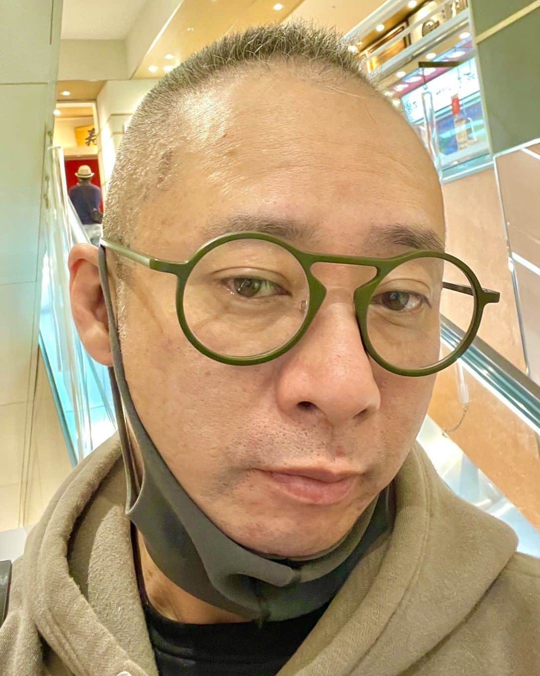 いしだ壱成のインスタグラム：「気分でちょいと髪切ったんだ❣️」