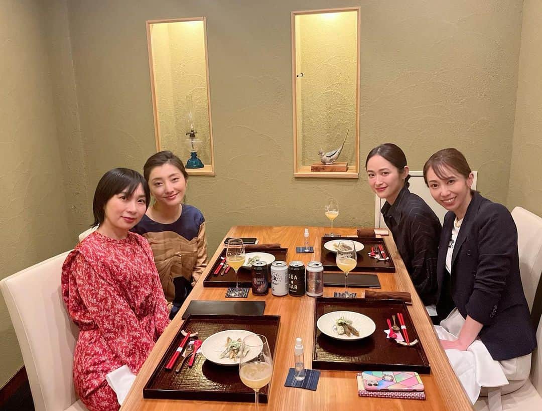 樋場早紀のインスタグラム：「友人の式の後は、日本料理うすださんにて久々に4人でゆっくり☺️  東北の作家さんの器に盛られた東北の食材を使ったお料理^ ^ とても美味しくて食べれば食べるほどお腹が空いてくるというほど😚💛 腰が痛くなるまで笑って笑って、4人でこんな時間を過ごしたのは、、7年前の沖縄旅行ぶりでした😌  #東北　#宮城　#仙台　 #日本料理うすだ」