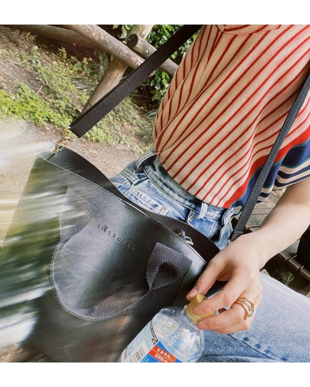 佐々木希さんのインスタグラム写真 - (佐々木希Instagram)「今日もこのbag 我ながら使いやすい。笑  #iNtimite ANNIVERSARY BOOKの特典です☺︎」5月3日 16時00分 - nozomisasaki_official