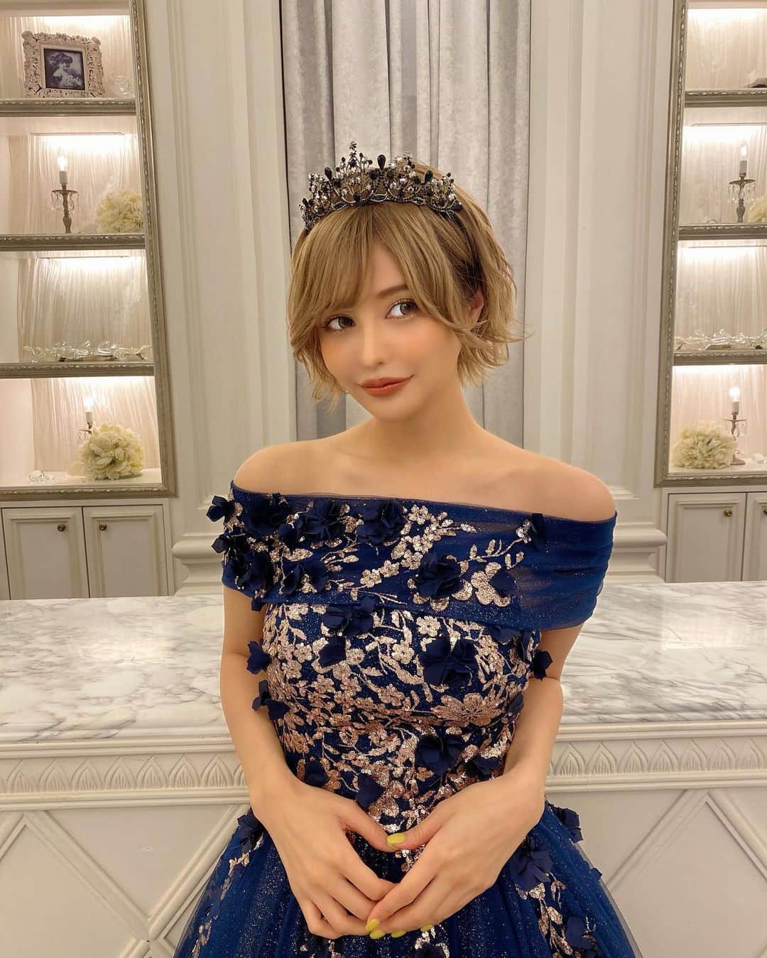 のいちゃんのインスタグラム：「ヴィランズなんよ🦹🏼‍♀️ . . . #afactory #黒髪#ダウンタイム #ショートカット#シーシャ#ドレス #vantyme#2022#travel#summer#diet#sea#beauty#整形#豊胸#makeup#川越#沖縄#大阪#北新地#ミナミ#東京#新宿#歌舞伎町#博多#錦#キャバ嬢#シーシャ#のいちゃん#ランスタグラム」
