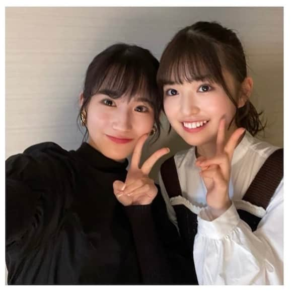 掛橋沙耶香のインスタグラム：「あーやブログにツーショ🥰  #掛橋沙耶香 #小川彩 #乃木坂46 #乃木坂464期生 #乃木坂465期生 #さぁちゃん」