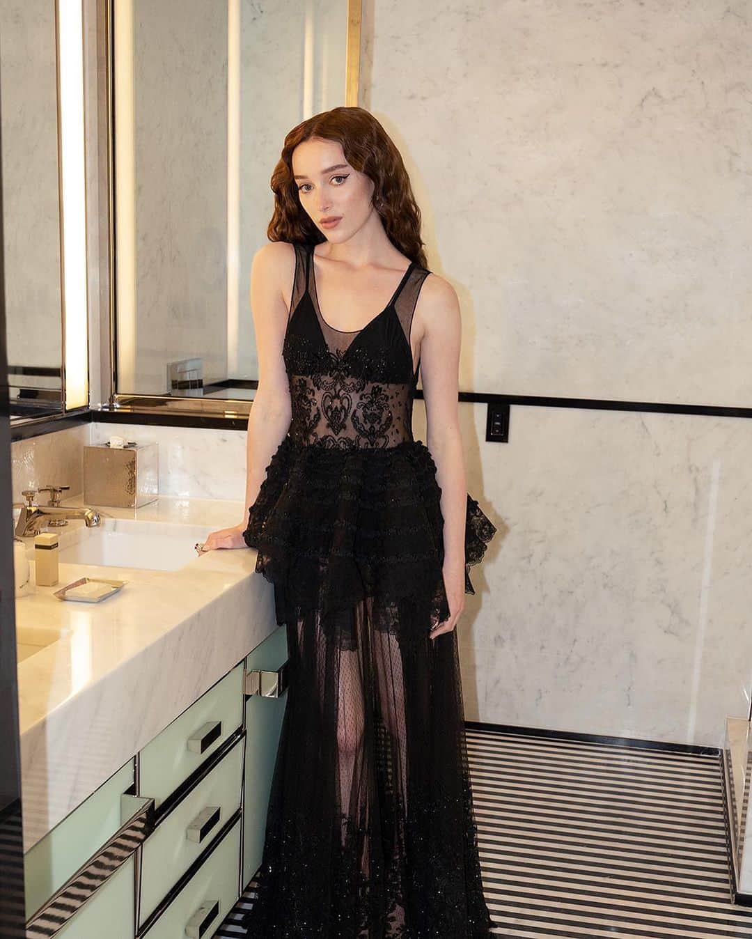 ルイ・ヴィトンさんのインスタグラム写真 - (ルイ・ヴィトンInstagram)「A commitment to circular creativity. #PhoebeDynevor and #EileenGu in previously worn or reimagined #LouisVuitton creations at the #MetGala. Reviving a piece from the Maison’s archives, Phoebe Dynevor wears a reinterpreted gown from the Spring-Summer 2022 Collection.   #MetGala2022」5月3日 20時46分 - louisvuitton