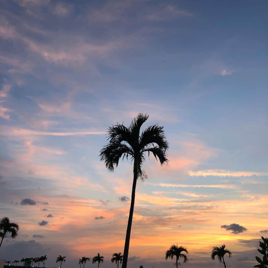 中北成美さんのインスタグラム写真 - (中北成美Instagram)「☽︎‪𓂃 𓈒𓏸◌‬  もう、素敵すぎる。 この景色を待ってた。最高🥹🤍  #サンセット #sunset_pics #sunsetlover」5月3日 21時06分 - nrm10260