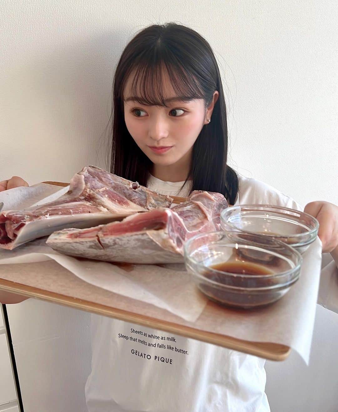 奥原ゆきのさんのインスタグラム写真 - (奥原ゆきのInstagram)「最近のブーム。マグロのカマ🐟 お酒で臭みを抜いて、お醤油とにんにくにつけて、オーブンで焼くこと20分⏰ とってもとっても美味しいです。 幸せ🌱😋」5月3日 21時38分 - yukino_okuhara
