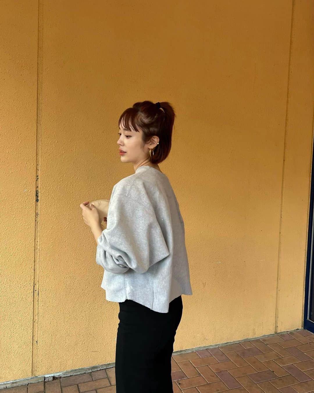 島居玲子のインスタグラム：「形がお気に入り。 やっぱりスウェットはずっと🫶🏿☺️」