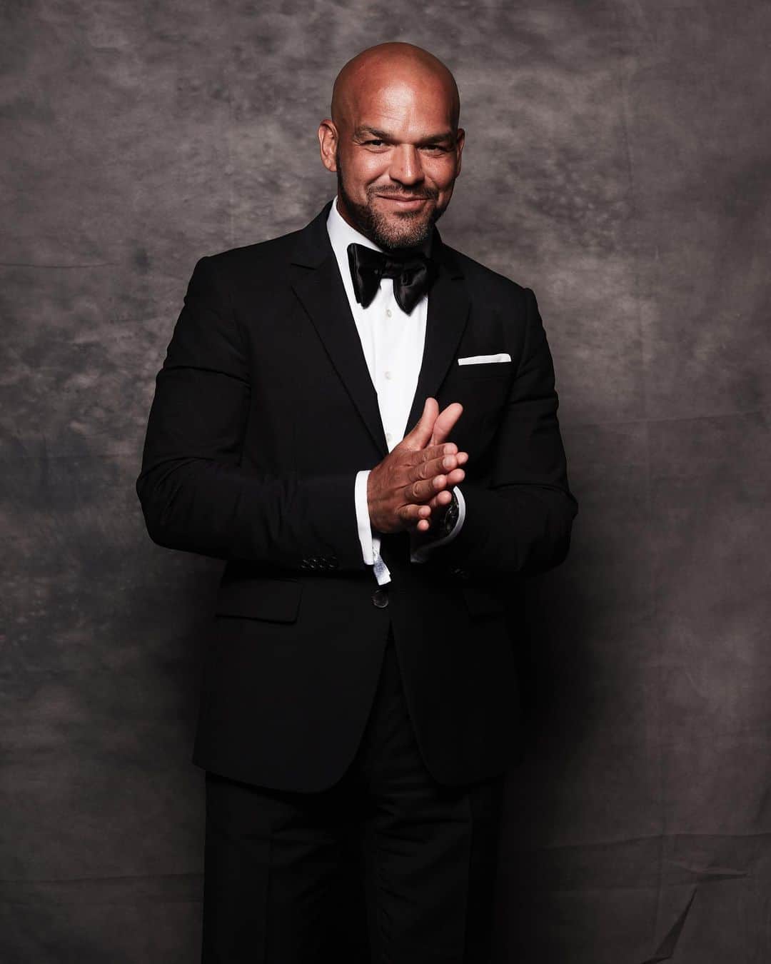 アマウリー・ノラスコのインスタグラム：「Shaken.. Not Stirred 🍸 #PremiosPlatino」