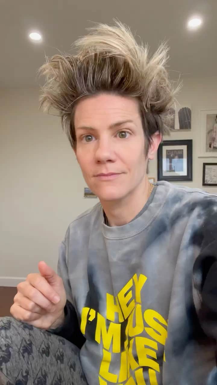 メアリー・リン・ライスカブのインスタグラム：「Thanks @cameronesposito 💕💕💕#abortion #prochoice #noquestion」